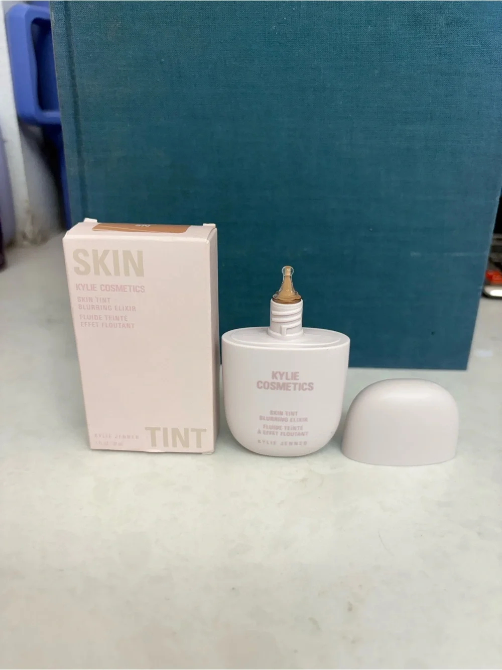 Kylie Cosmetics Skin Tint Blurring Elixir - Shade 5N